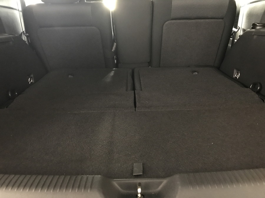 トランクが空の車